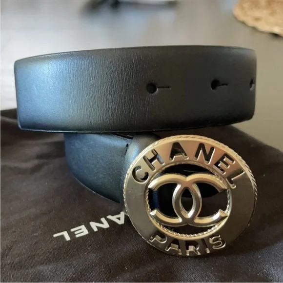 Chanel CC Logo Belt Black Leather Gold Medallion Buckle Size 90/36 Authentic - Picture 3 of 16